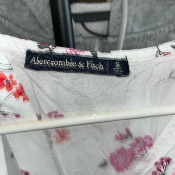 Abercrombie & Fitch Floral Wrap Blouse - White and Pink - Picture 3 of 3